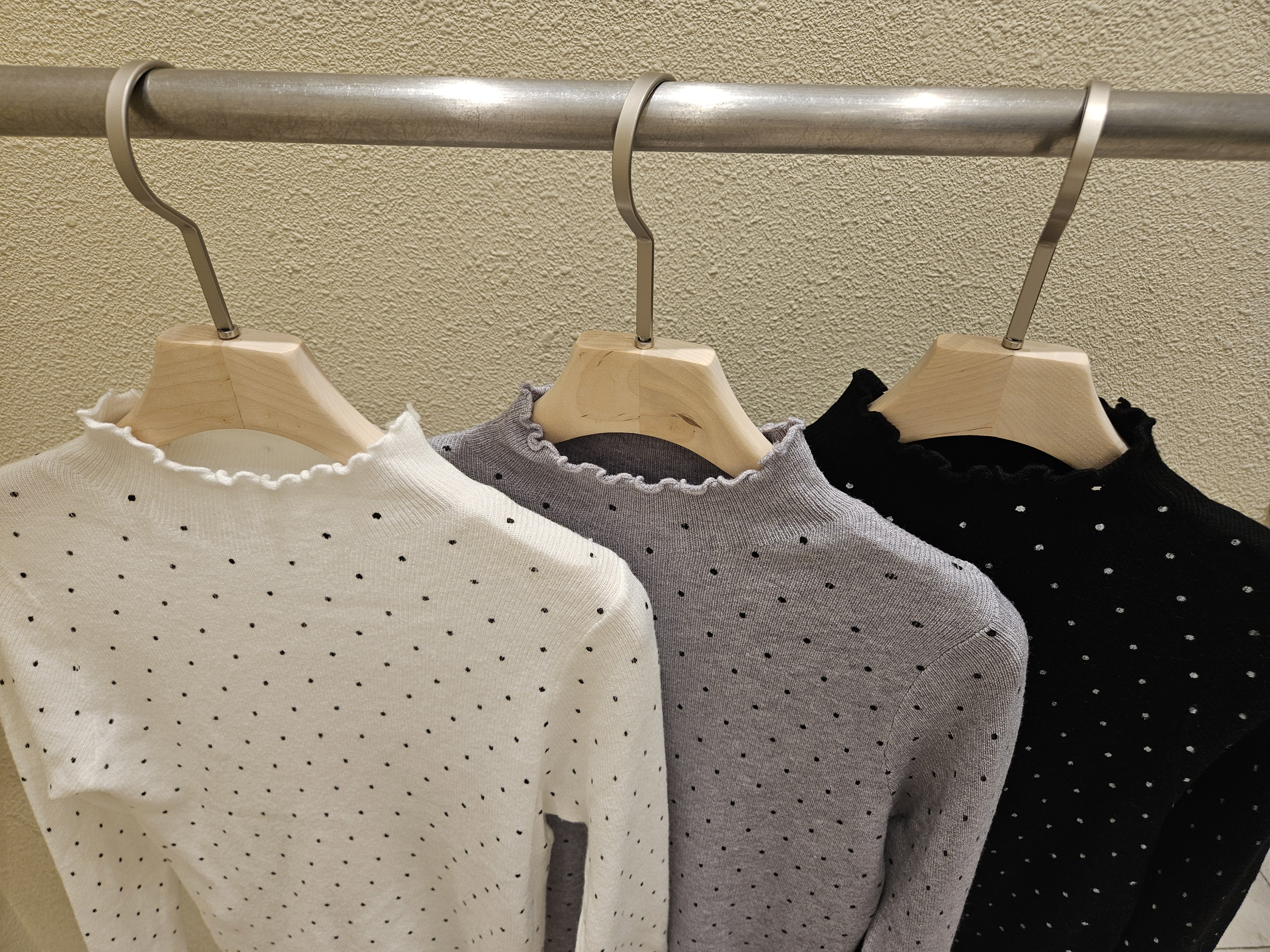 ハーフネックメロウドットニット | 詳細画像10