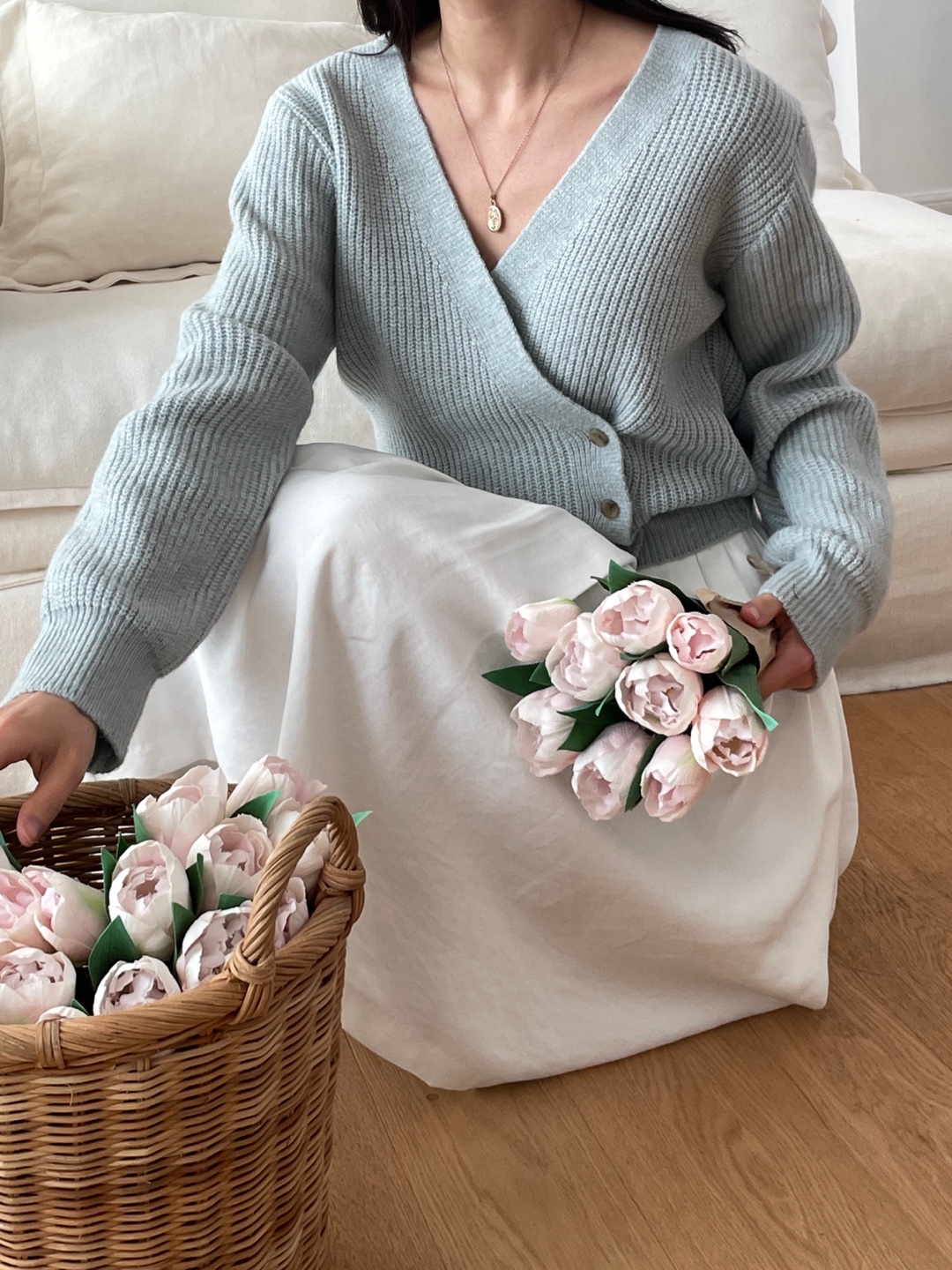 ウール混ボタンストラップVネックカラーカーディガン | 詳細画像2