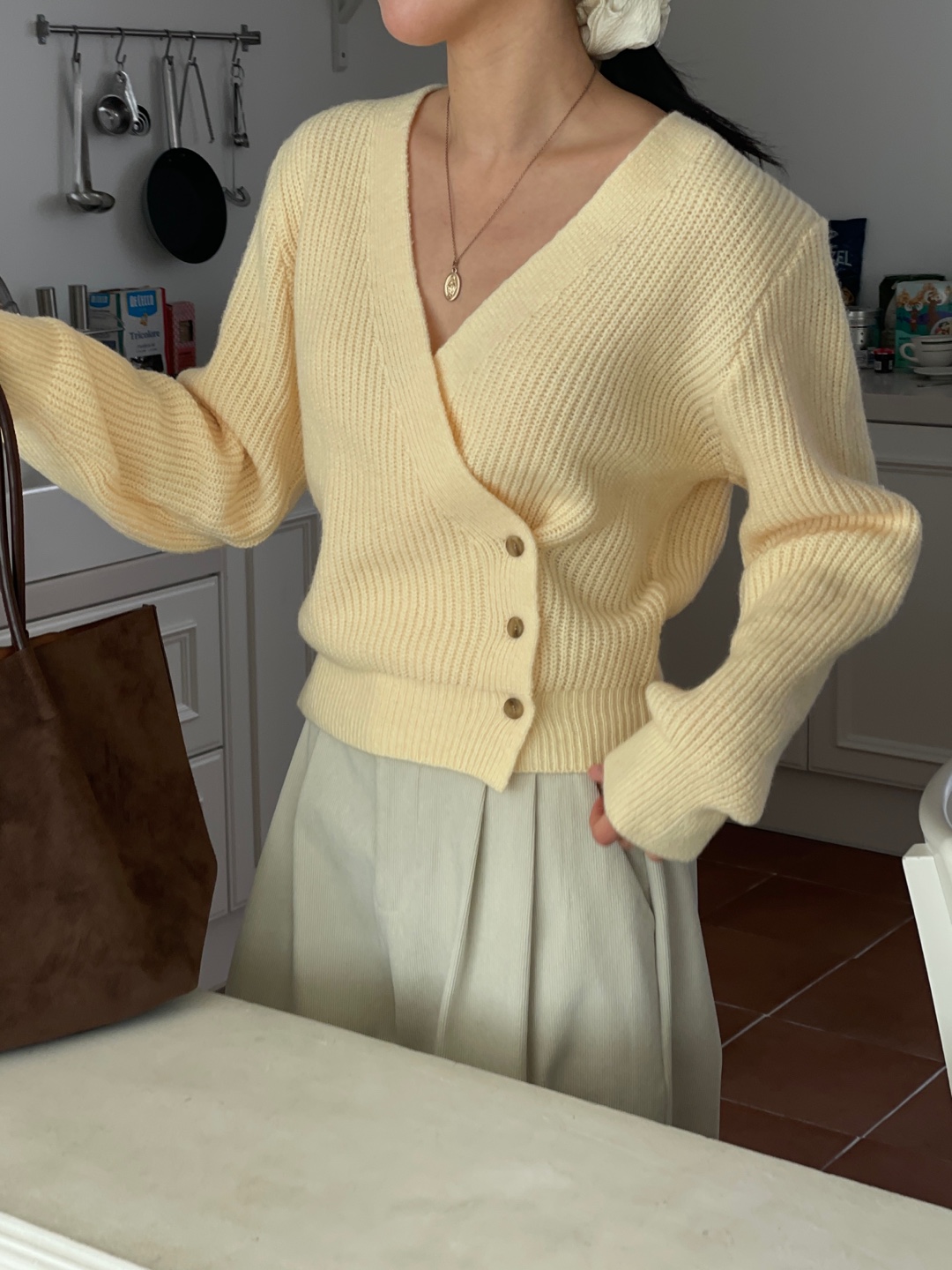 ウール混ボタンストラップVネックカラーカーディガン | 詳細画像12