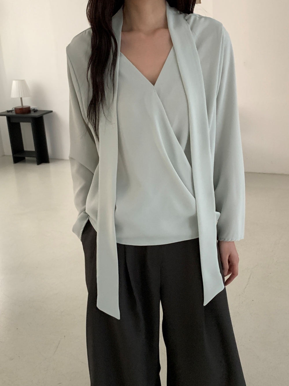 ボウタイVネックカシュクールブラウス | 詳細画像16