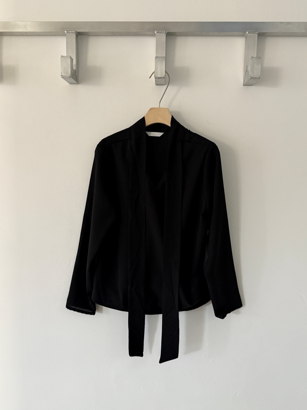 ボウタイVネックカシュクールブラウス | 詳細画像20