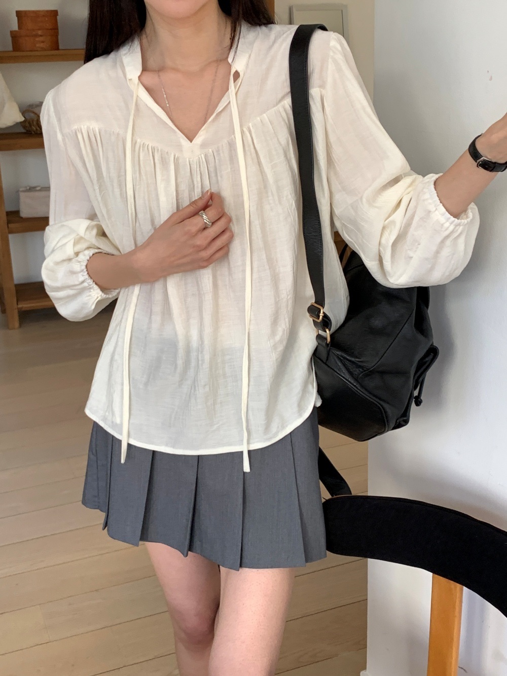 リボンシャーリングオープンカラーブラウス | 詳細画像9