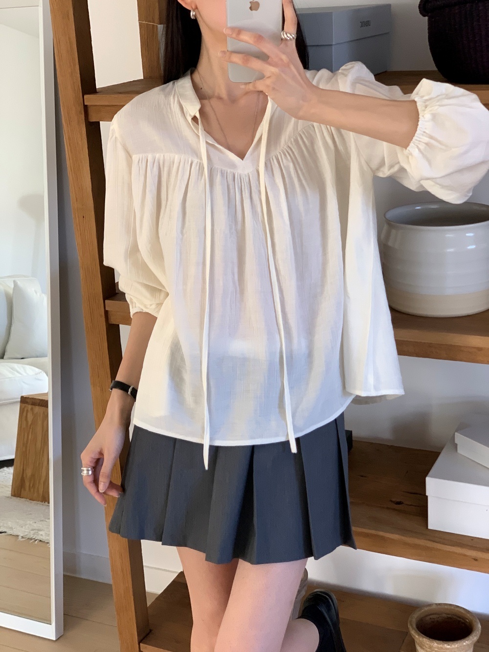 リボンシャーリングオープンカラーブラウス | 詳細画像11