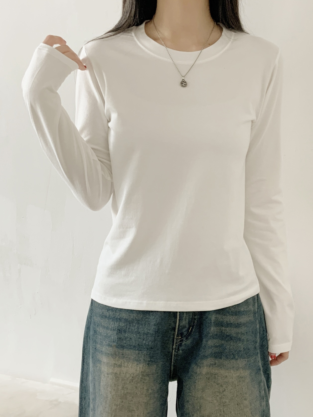 ラウンドネックベーシック長袖無地Tシャツ | 詳細画像2