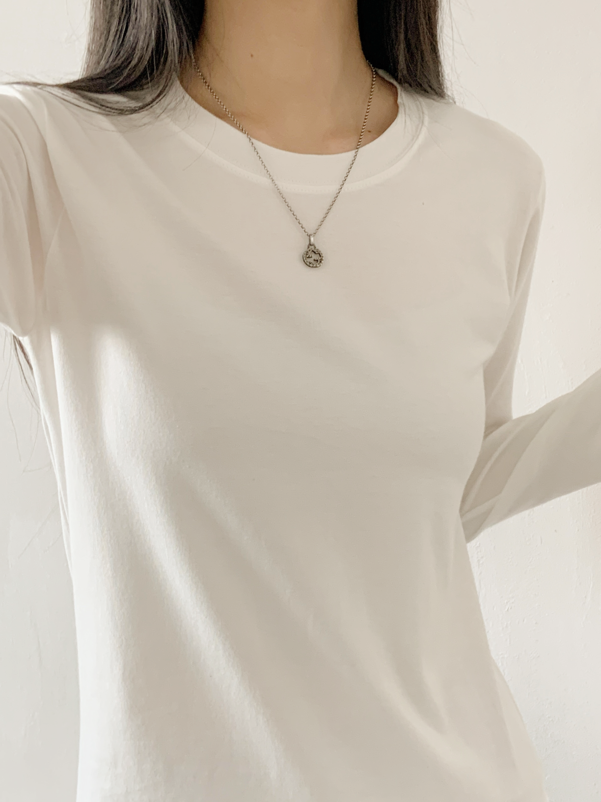 ラウンドネックベーシック長袖無地Tシャツ | 詳細画像4