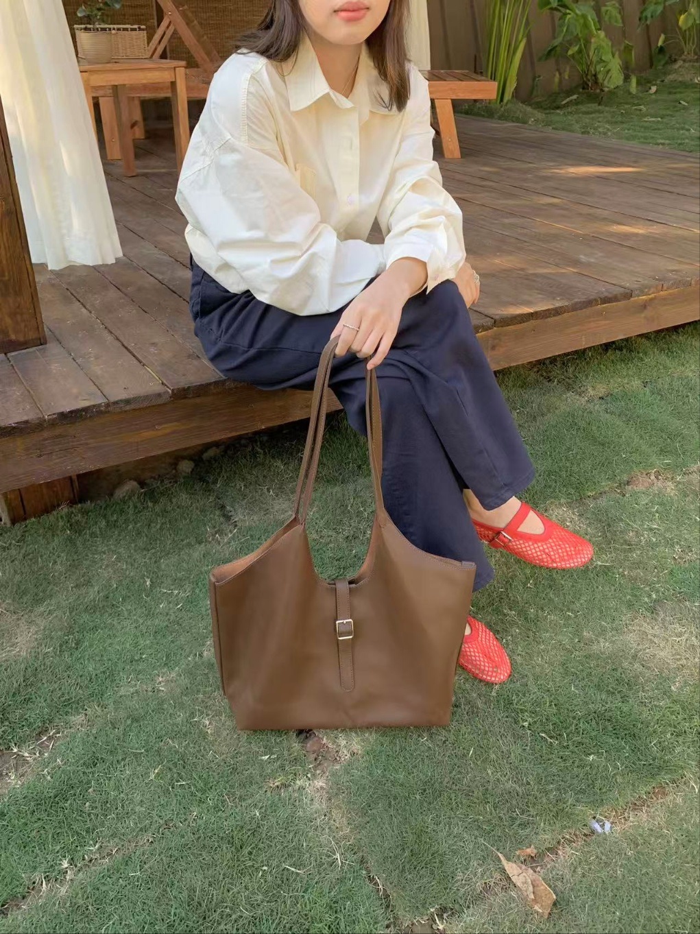 レザー調バックルビッグトートバッグ | 詳細画像7