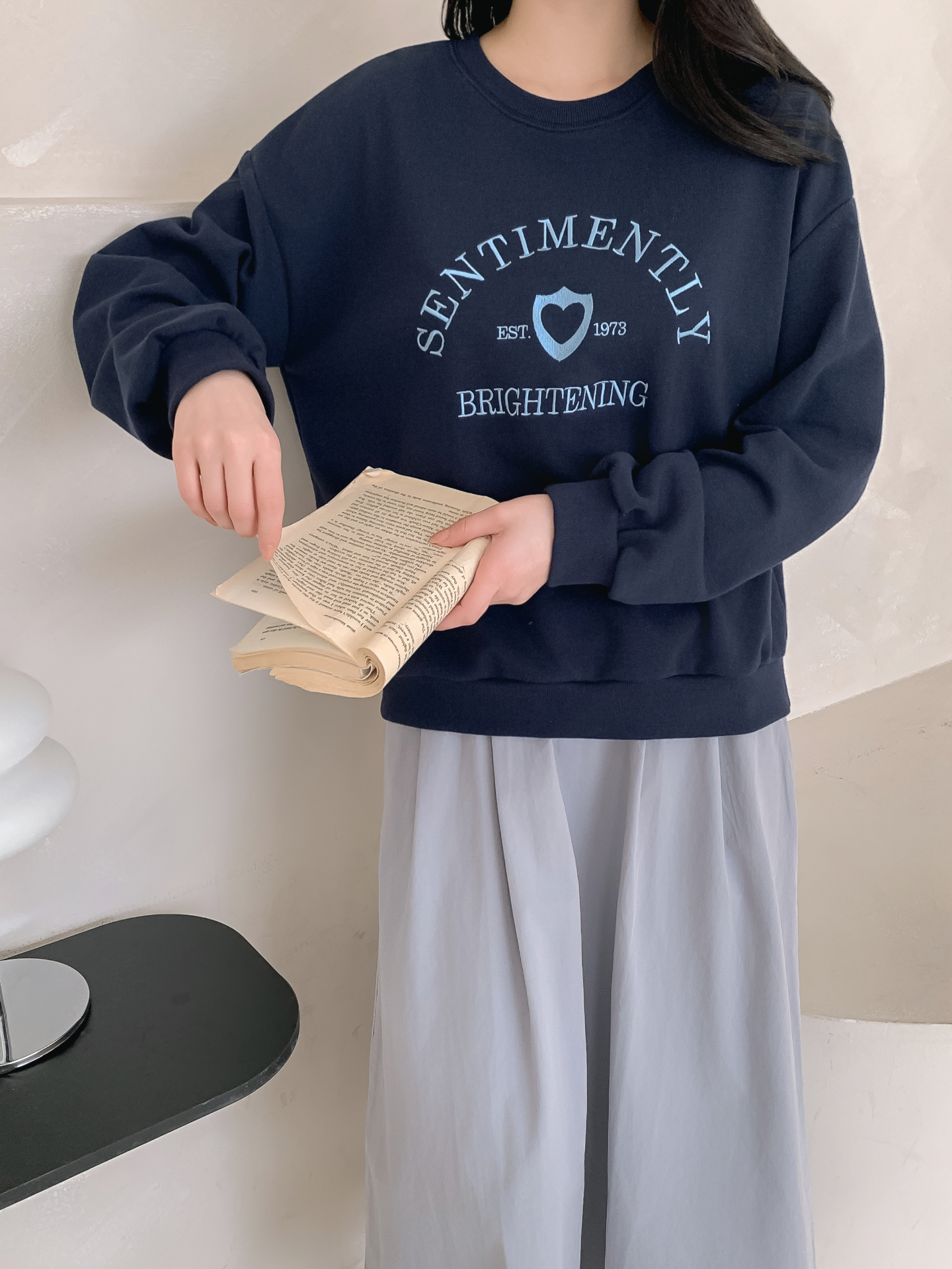 ラウンドネックオーバーサイズ長袖刺繍スウェット | 詳細画像20