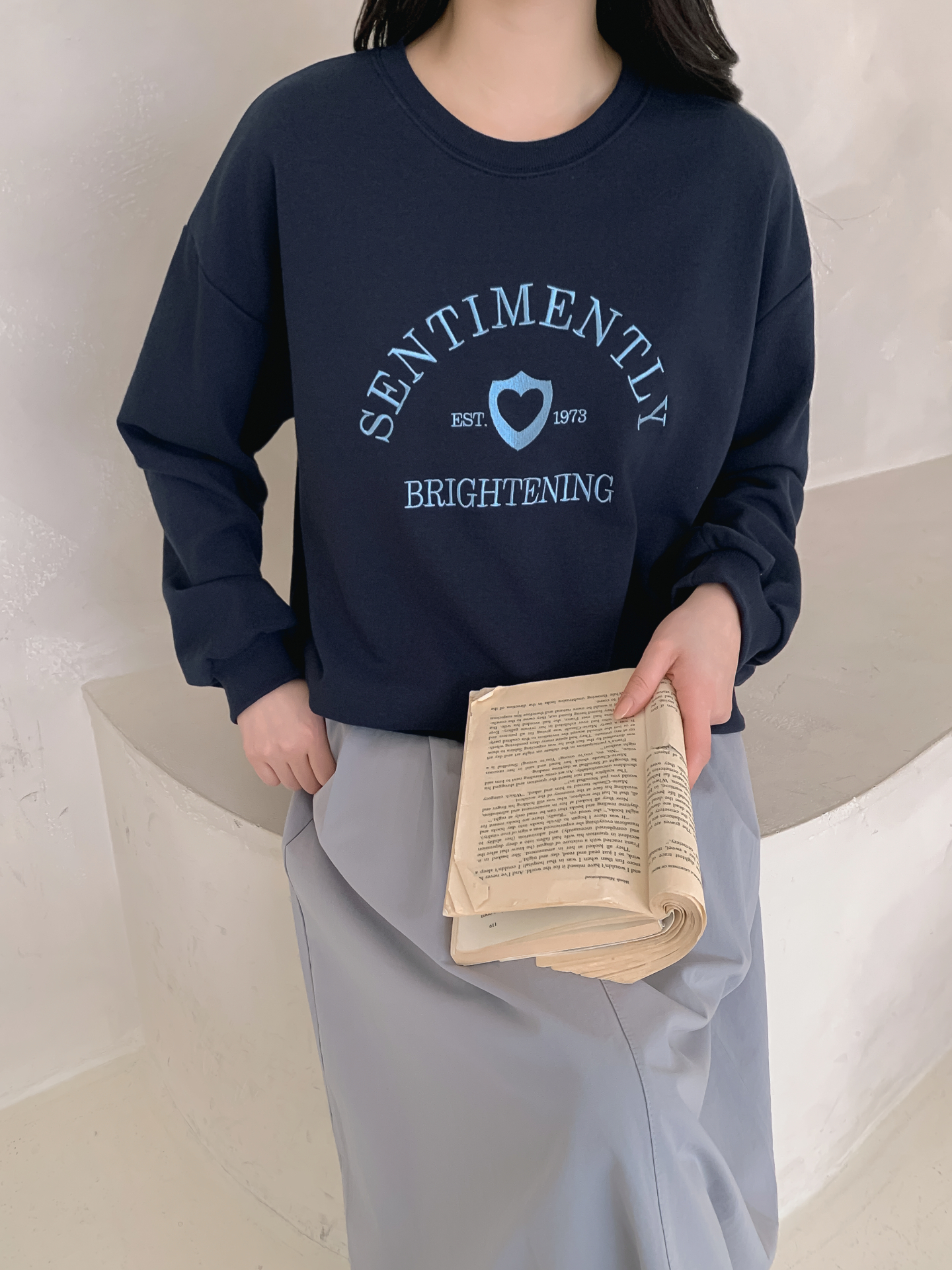 ラウンドネックオーバーサイズ長袖刺繍スウェット | 詳細画像23