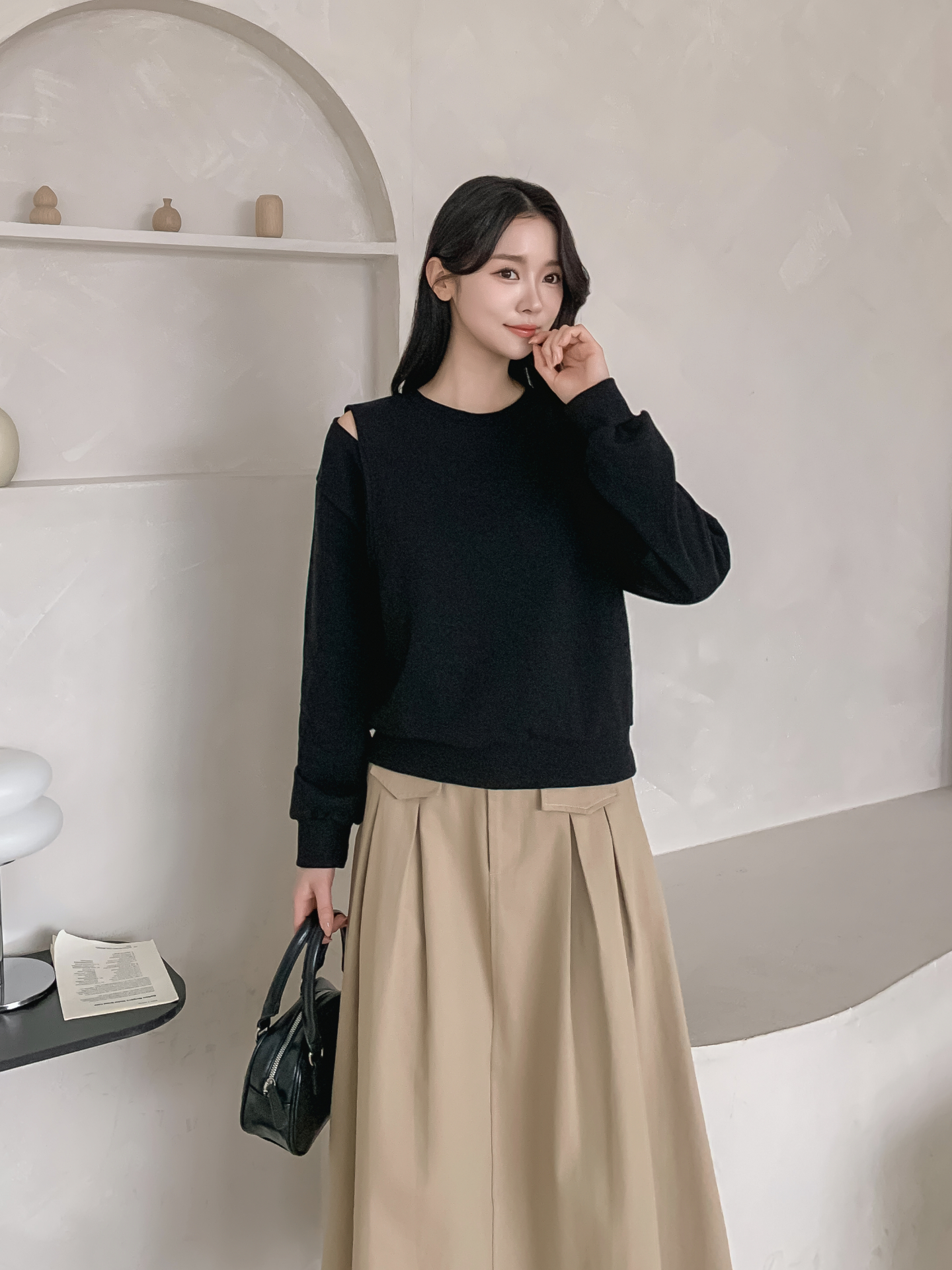 ラウンドネックオーバーサイズルーズオープンショルダー長袖無地スウェット | 詳細画像4