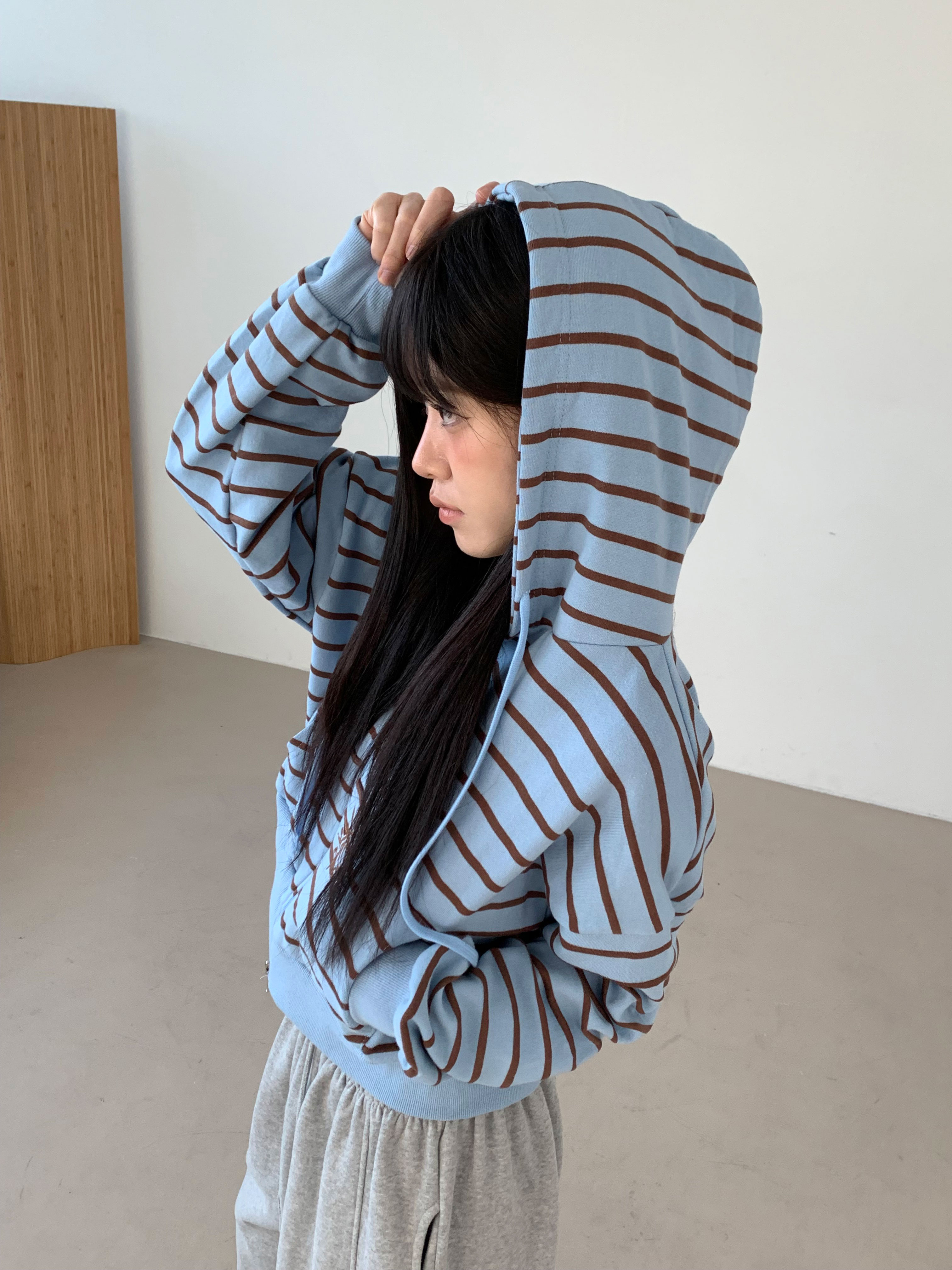 フード長袖ダブルジップボーダー配色刺繍ジップパーカー | レディース