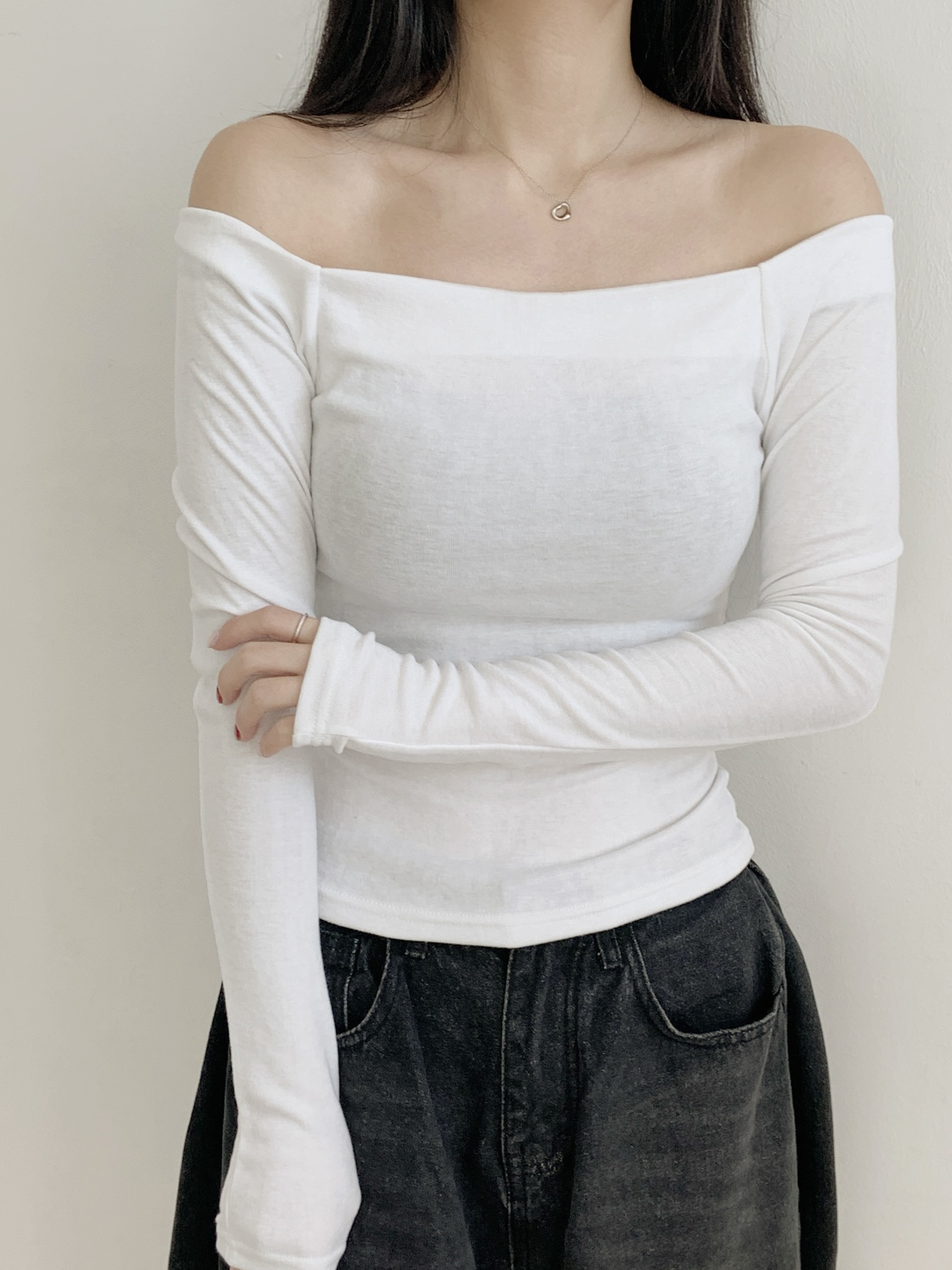 オフショルダースリムショート長袖無地Tシャツ | 詳細画像3