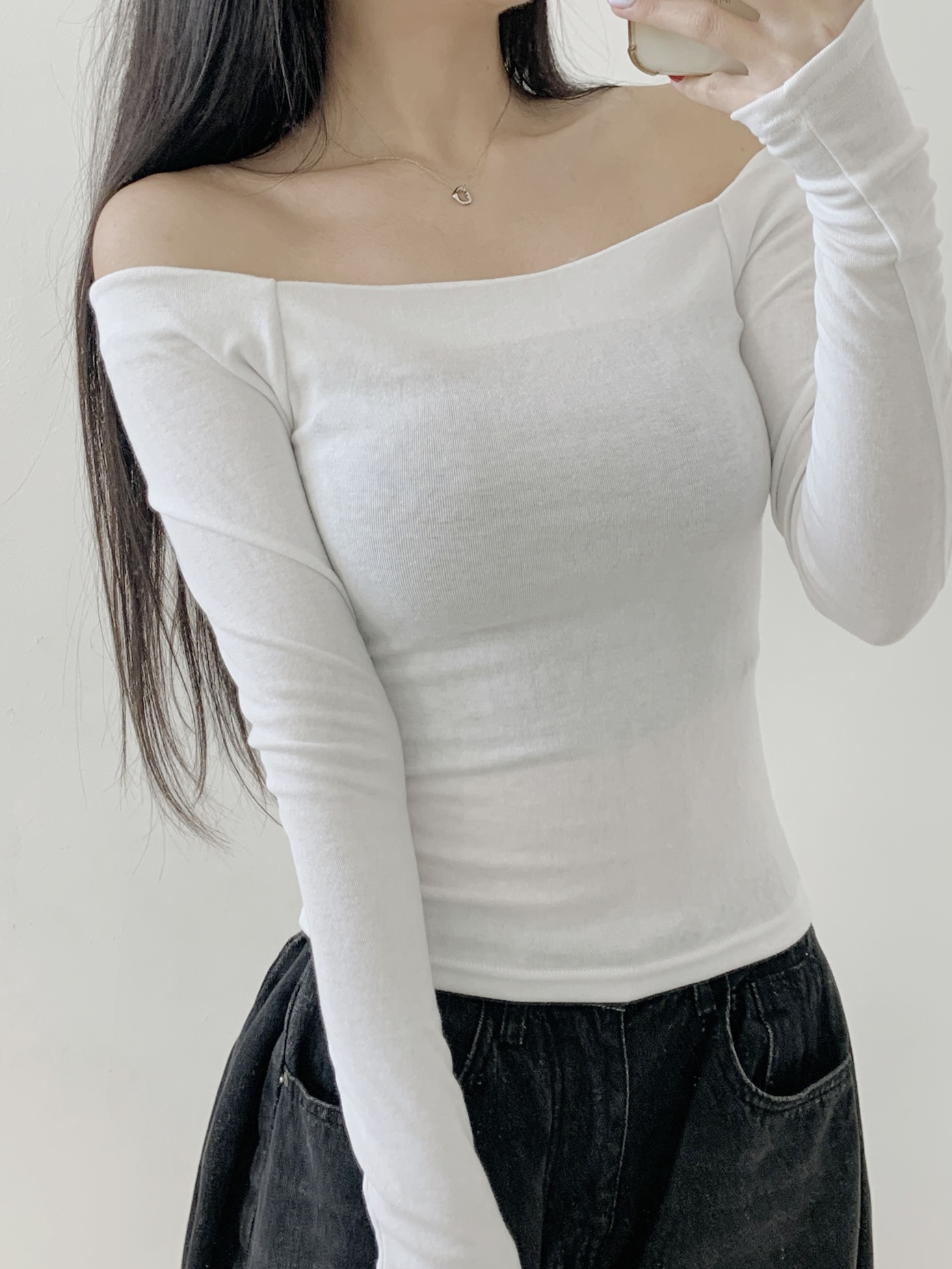 オフショルダースリムショート長袖無地Tシャツ | 詳細画像2