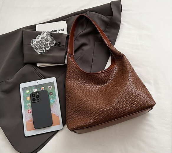 レザー調マグネットボタントートバッグ | 詳細画像15