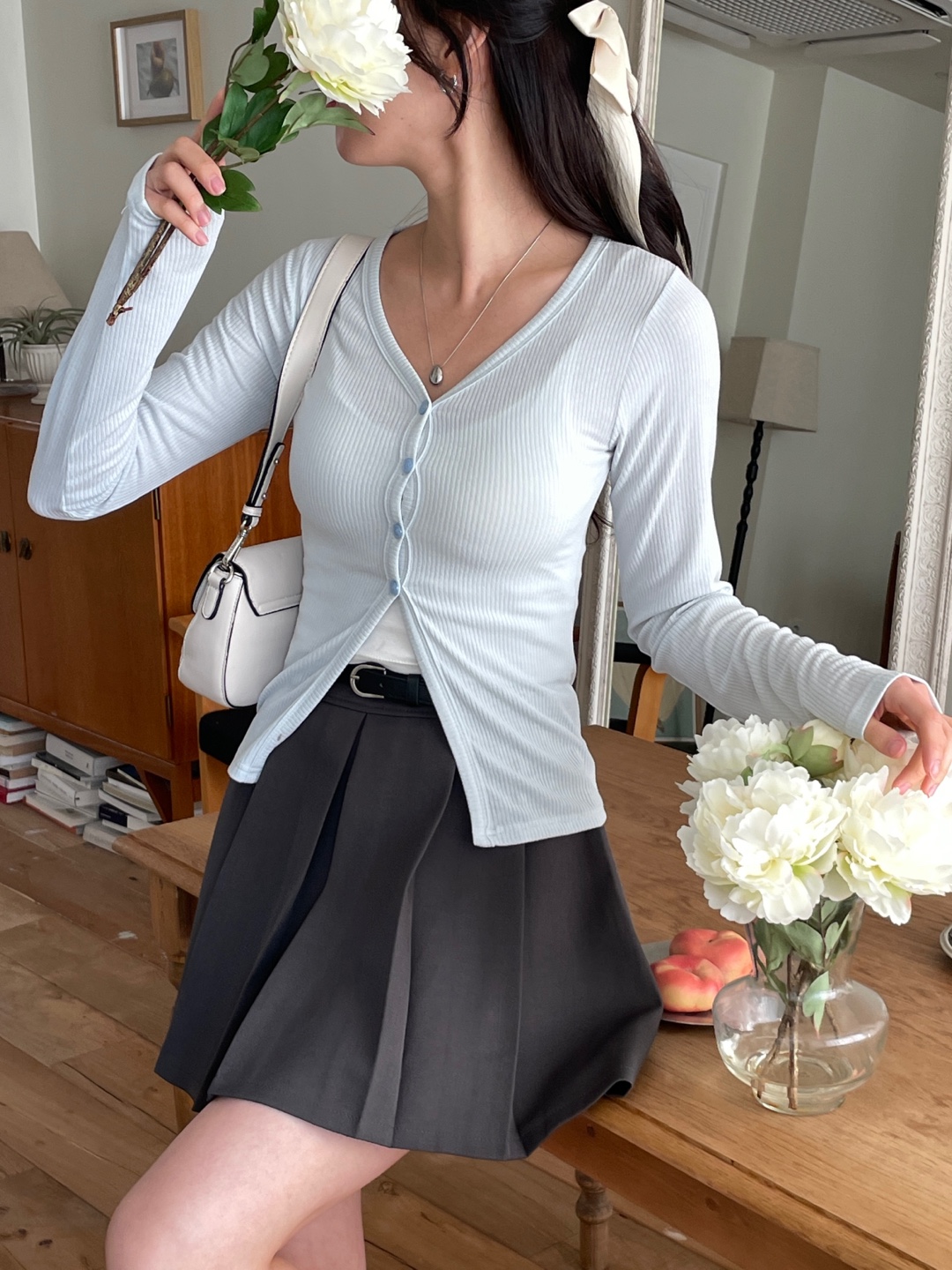 リブボタンVネックスリム長袖無地カーディガン | 詳細画像2