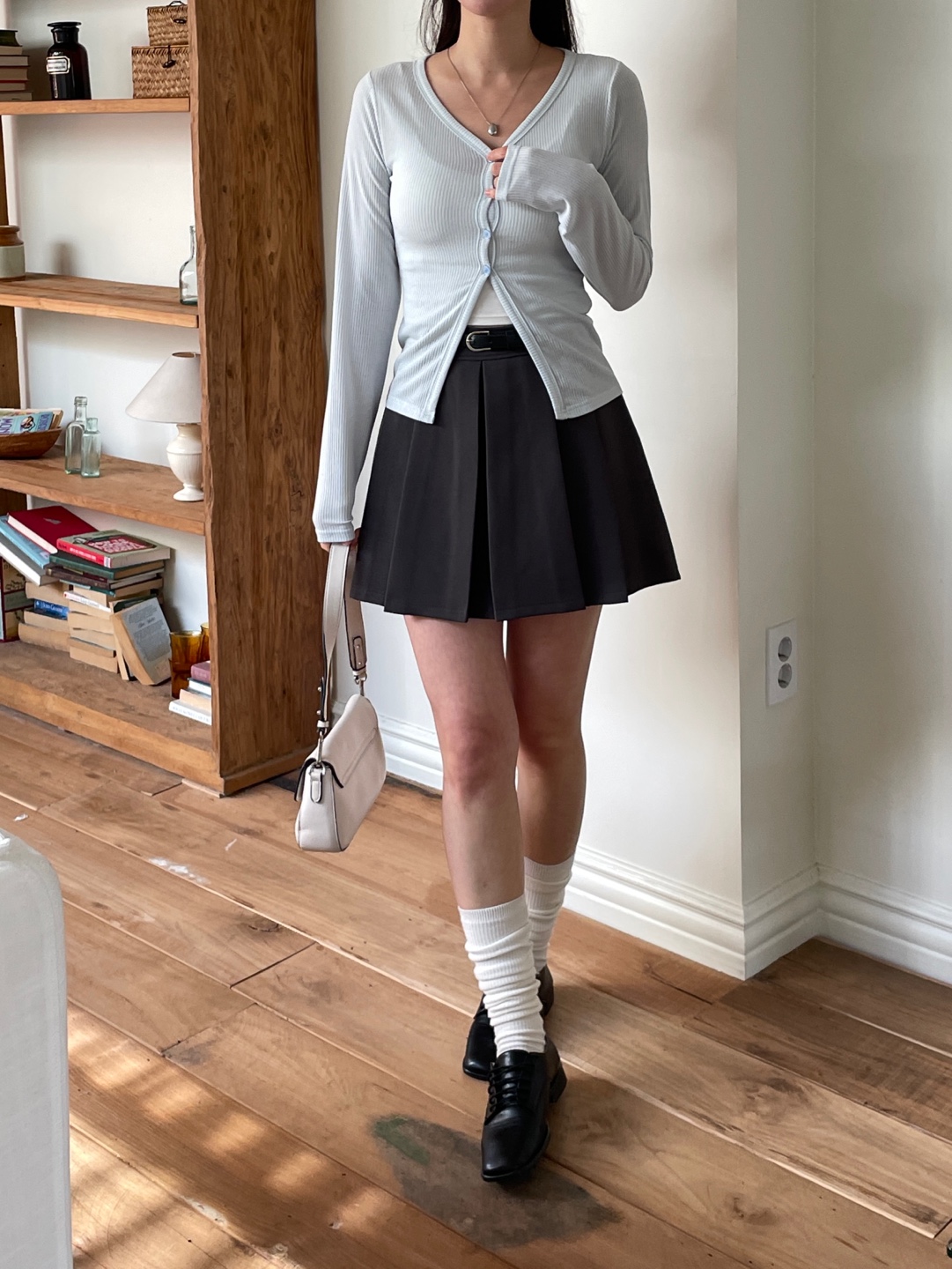 リブボタンVネックスリム長袖無地カーディガン | 詳細画像13