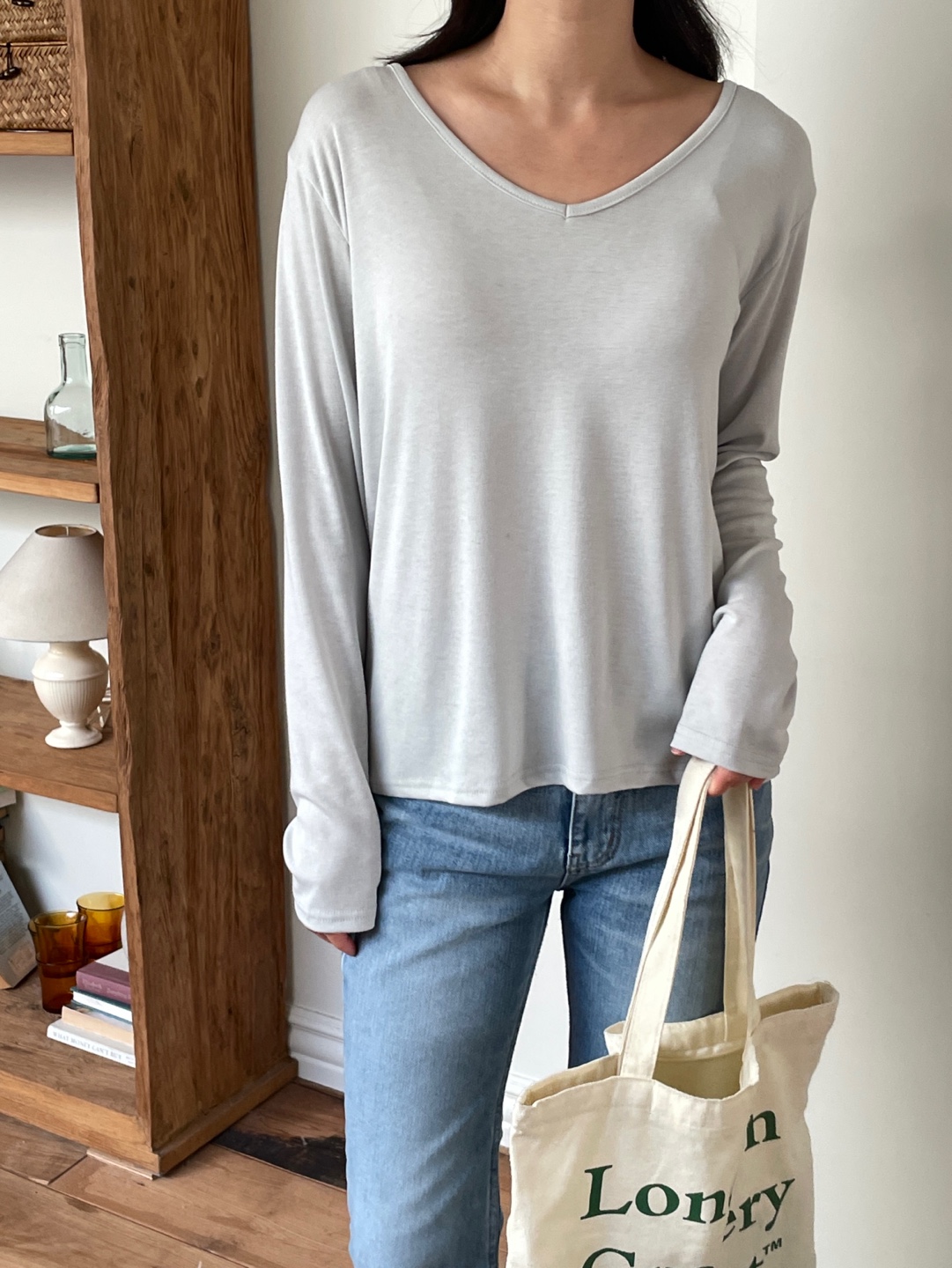 Vネックルーズ長袖無地Tシャツ | 詳細画像2