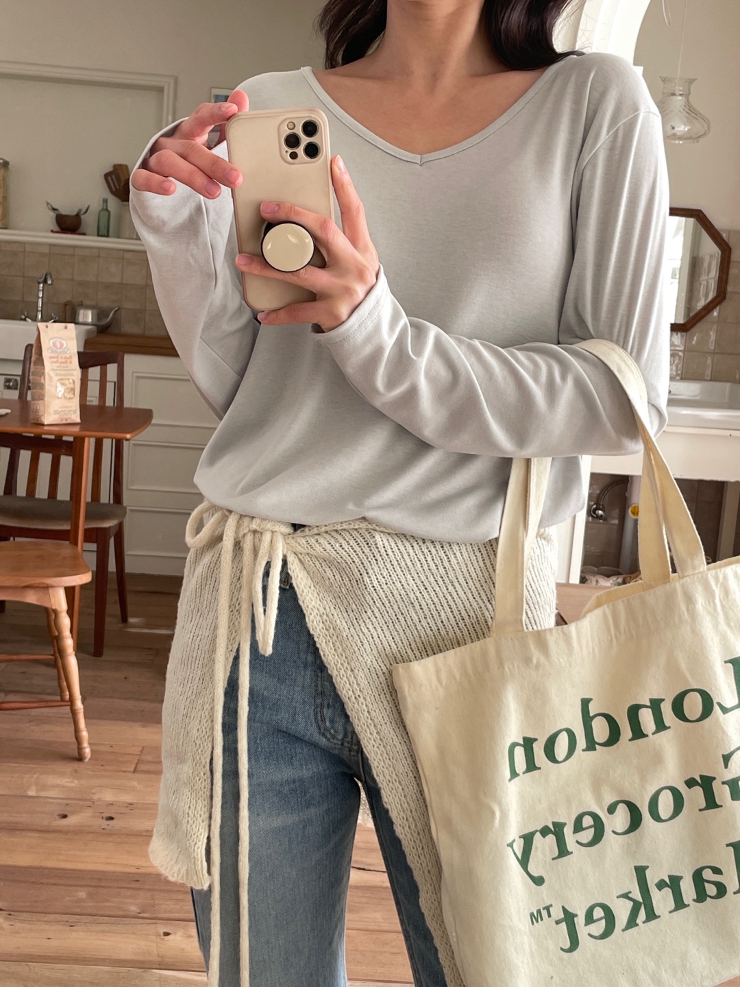 Vネックルーズ長袖無地Tシャツ | 詳細画像5