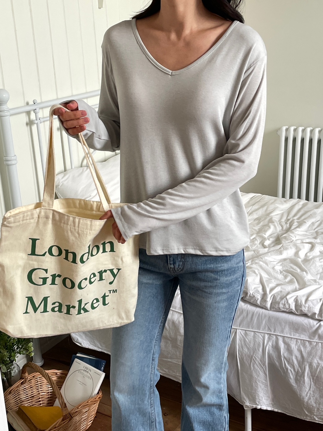 Vネックルーズ長袖無地Tシャツ | 詳細画像15