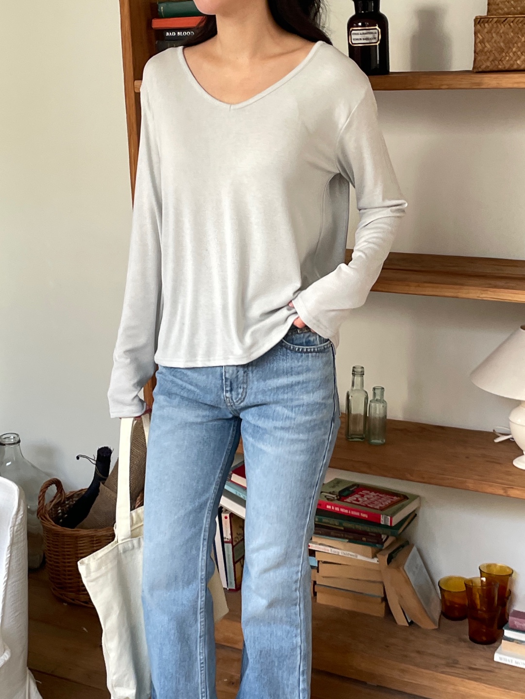 Vネックルーズ長袖無地Tシャツ | 詳細画像10