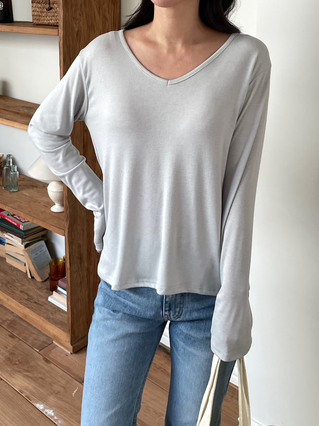 Vネックルーズ長袖無地Tシャツ | 詳細画像13