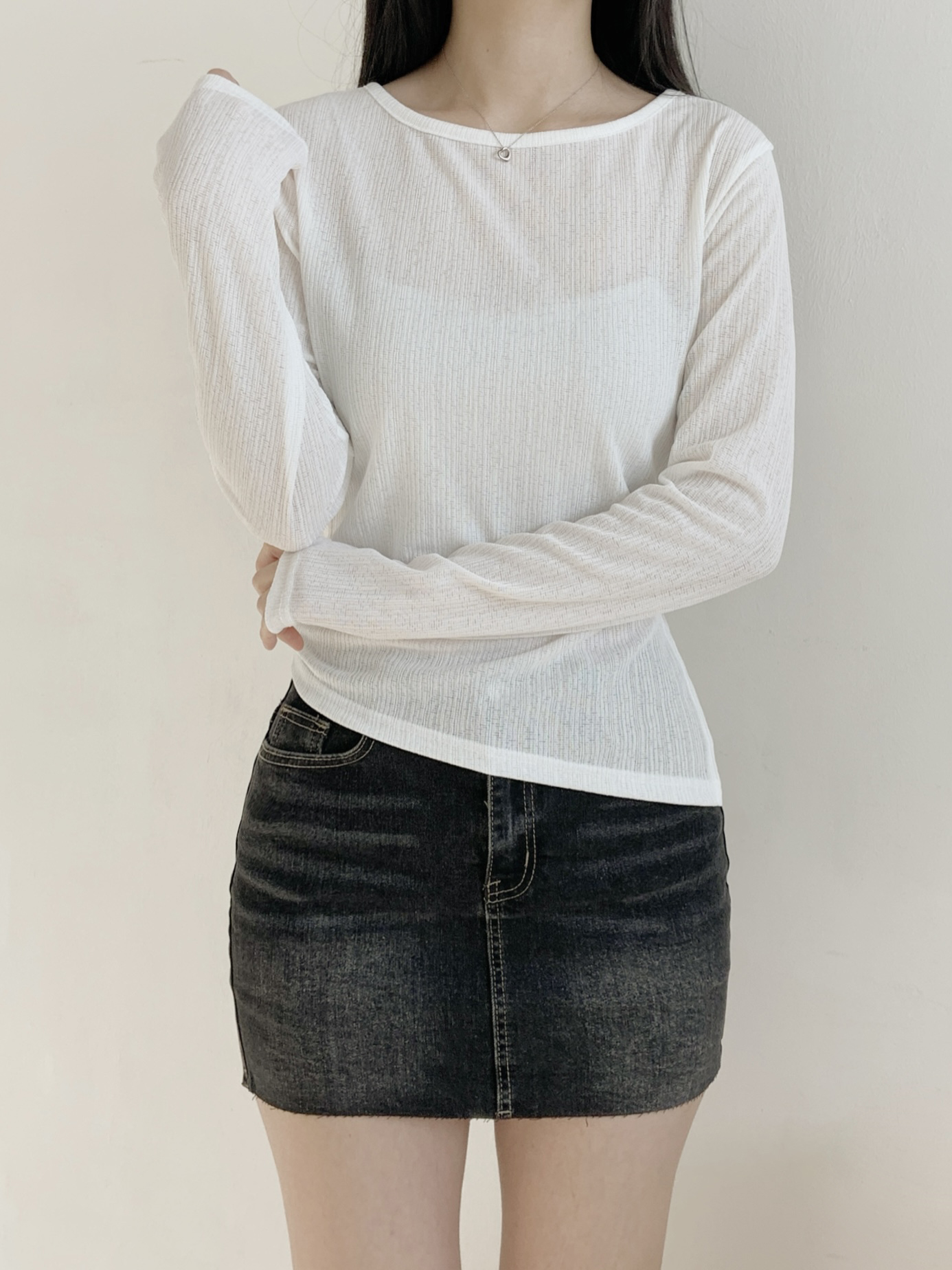 ラウンドネックUネックスリットルーズアンバランス長袖ダイアゴナルTシャツ | 詳細画像9