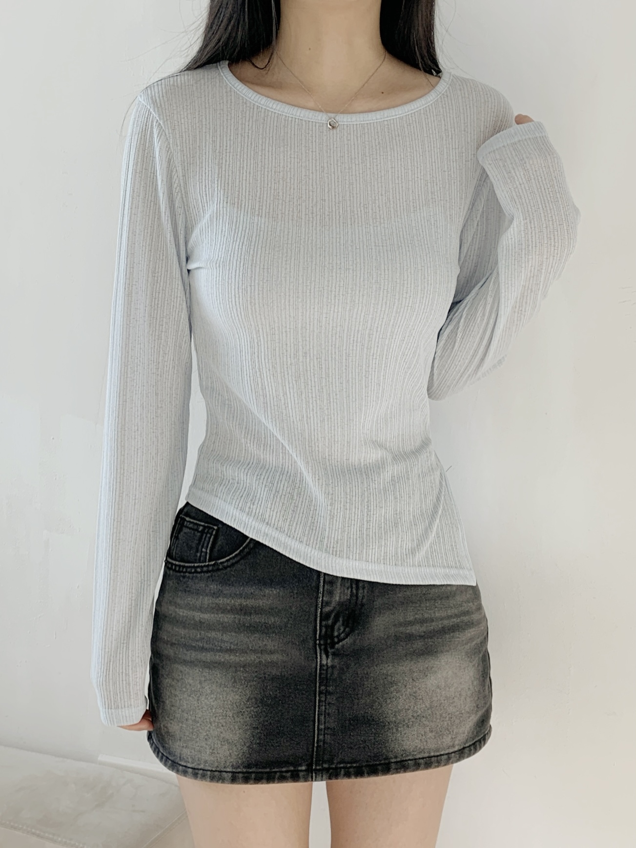 ラウンドネックUネックスリットルーズアンバランス長袖ダイアゴナルTシャツ | 詳細画像4