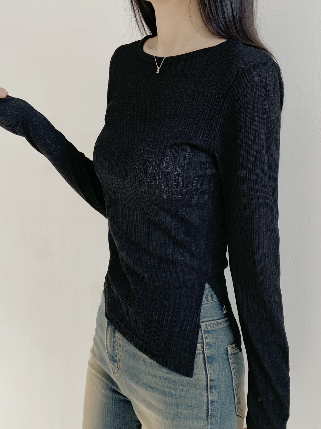 ラウンドネックUネックスリットルーズアンバランス長袖ダイアゴナルTシャツ | 詳細画像17