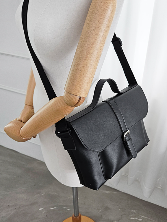 レザー調クロスマグネットボタンショルダーバッグ | 詳細画像3