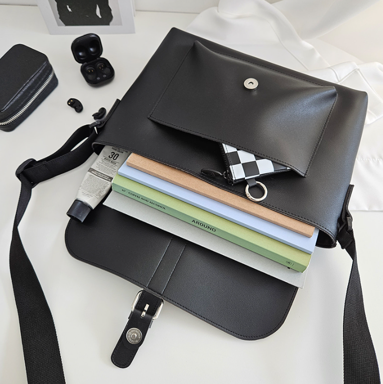 レザー調クロスマグネットボタンショルダーバッグ | 詳細画像14