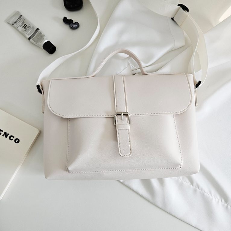 レザー調クロスマグネットボタンショルダーバッグ | 詳細画像18