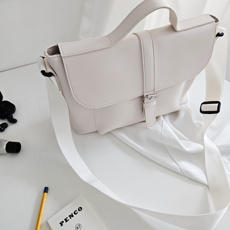 レザー調クロスマグネットボタンショルダーバッグ | 詳細画像19