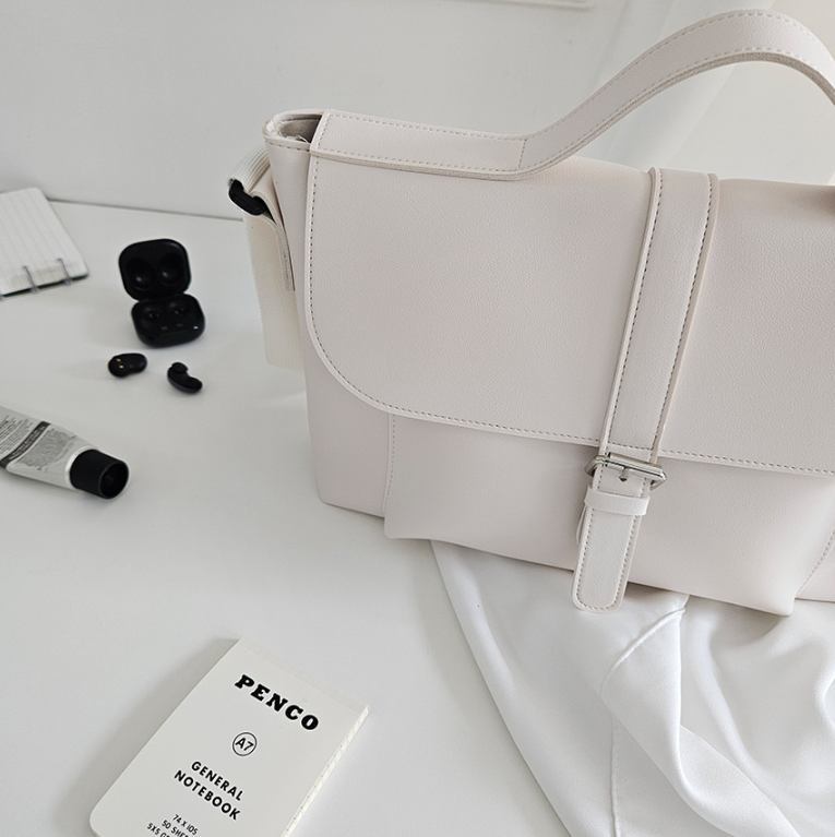 レザー調クロスマグネットボタンショルダーバッグ | 詳細画像23