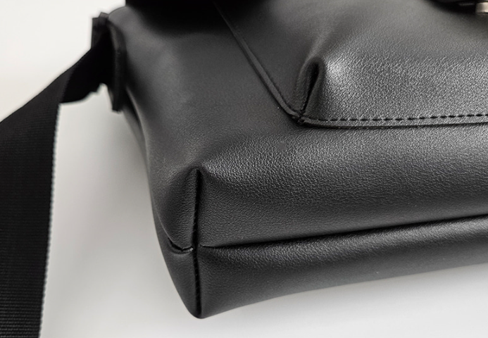 レザー調クロスマグネットボタンショルダーバッグ | 詳細画像28