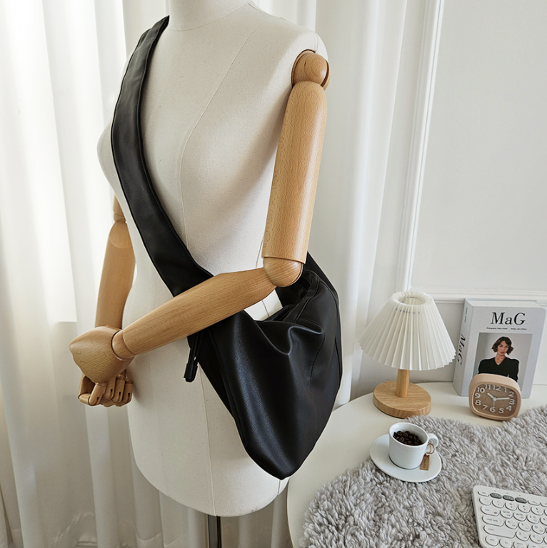 レザー調ジップアップシャーリングドローストリングラインショルダーバッグ | 詳細画像3