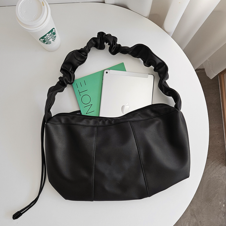 レザー調ジップアップシャーリングドローストリングラインショルダーバッグ | 詳細画像13