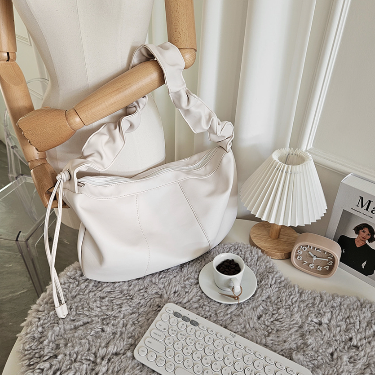 レザー調ジップアップシャーリングドローストリングラインショルダーバッグ | 詳細画像9