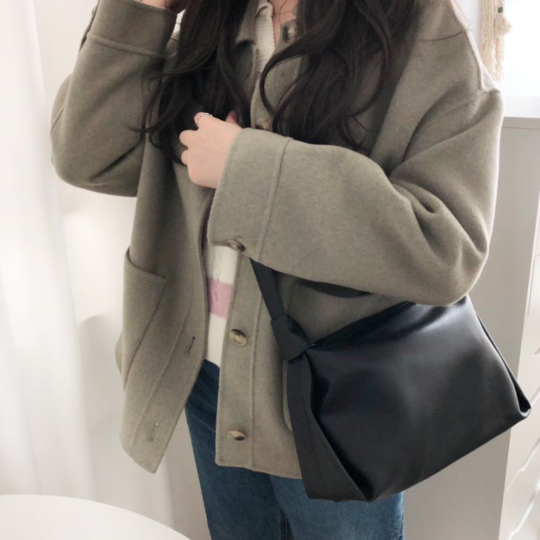 レザー調ジップアップバックルショルダーバッグ | 詳細画像2