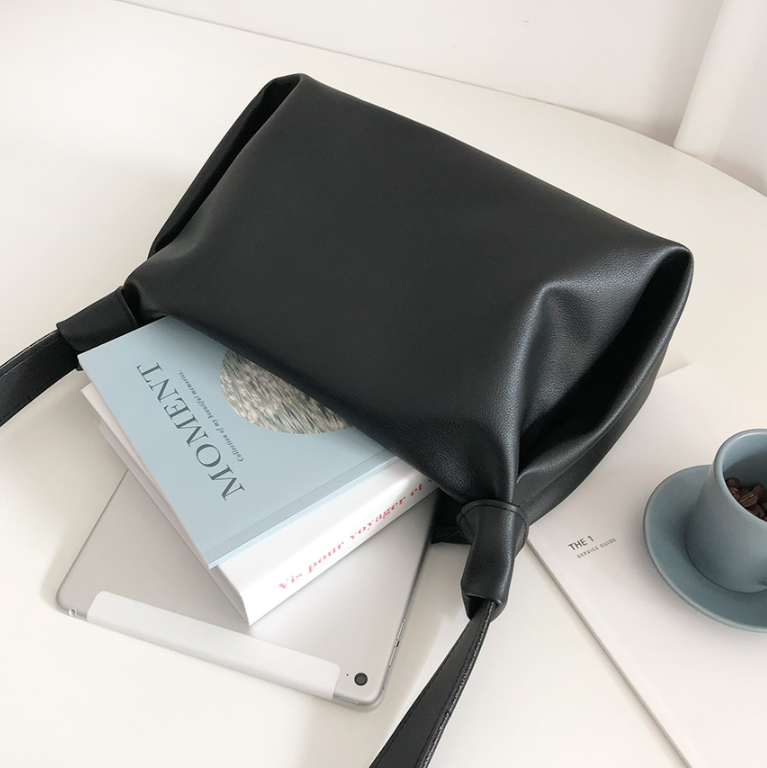 レザー調ジップアップバックルショルダーバッグ | 詳細画像9