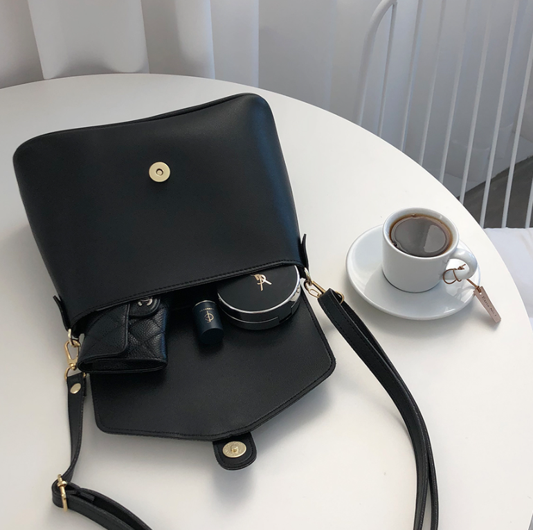 レザー調ジップアップDリングマグネットボタンショルダーバッグハンドバッグストラップセット(バックルあり) | 詳細画像11