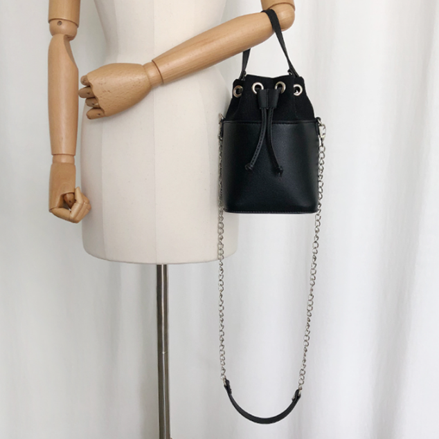 レザー調コンビドローストリングチェーンハンドバッグストラップ付 | 詳細画像3