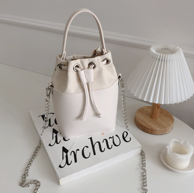 レザー調コンビドローストリングチェーンハンドバッグストラップ付 | 詳細画像9