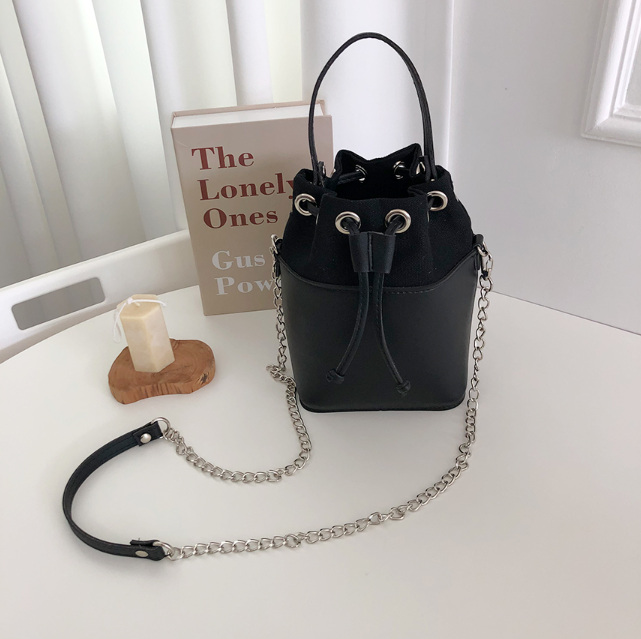 レザー調コンビドローストリングチェーンハンドバッグストラップ付 | 詳細画像17