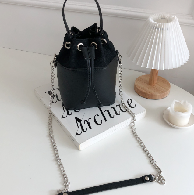 レザー調コンビドローストリングチェーンハンドバッグストラップ付 | 詳細画像19