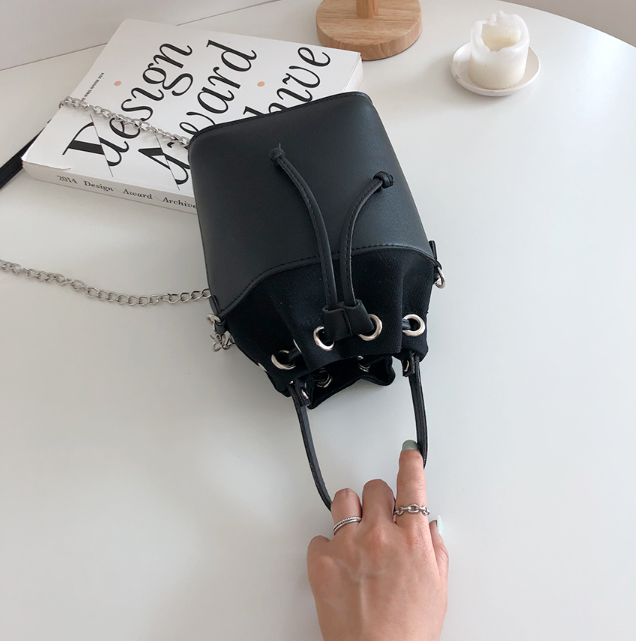 レザー調コンビドローストリングチェーンハンドバッグストラップ付 | 詳細画像21