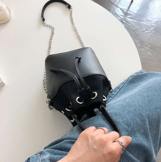 レザー調コンビドローストリングチェーンハンドバッグストラップ付 | 詳細画像24