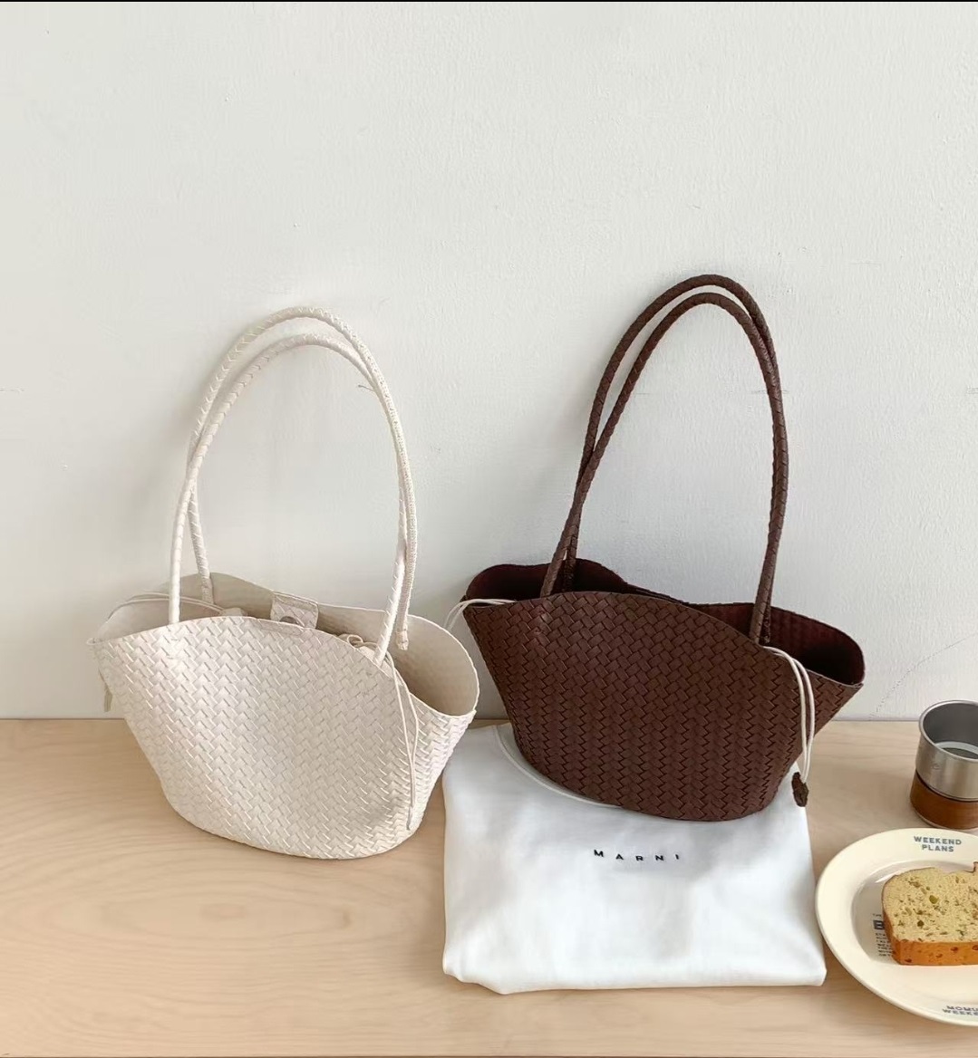 ドローストリングレイヤード風マグネットボタントートバッグ | 詳細画像11