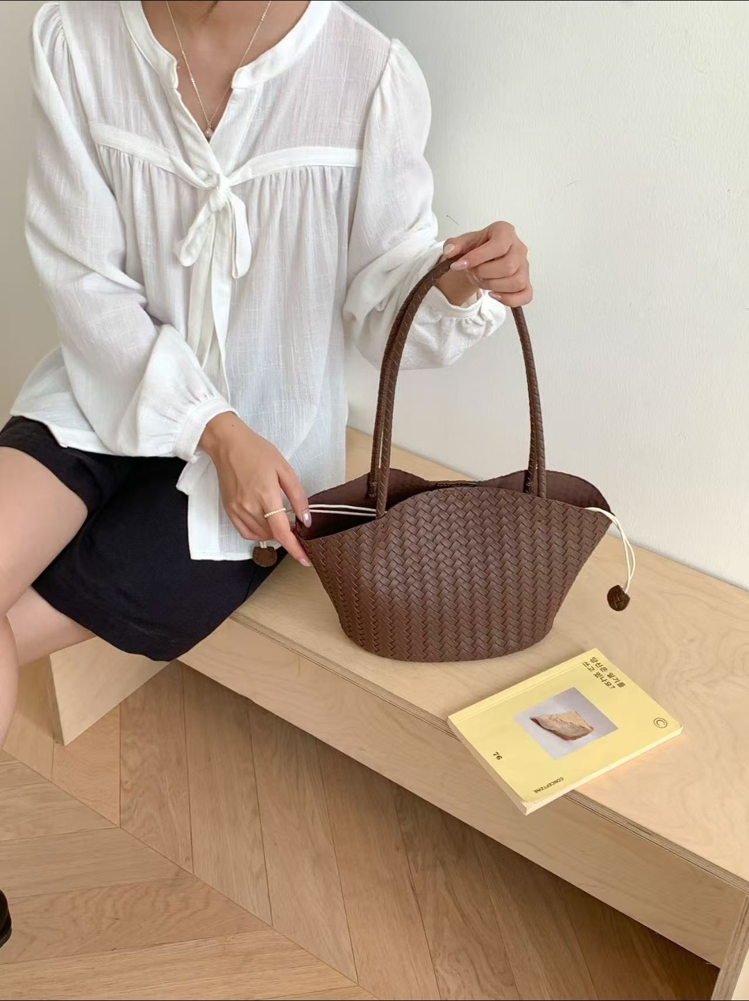 ドローストリングレイヤード風マグネットボタントートバッグ | 詳細画像5