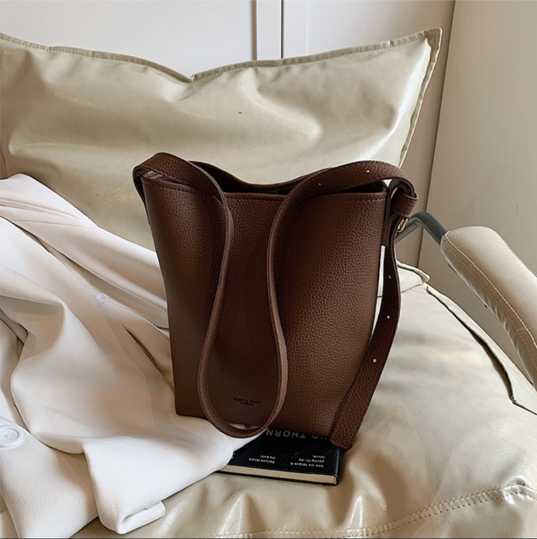 レザー調バックルマグネットボタンロゴショルダーバッグポーチ付 | 詳細画像12