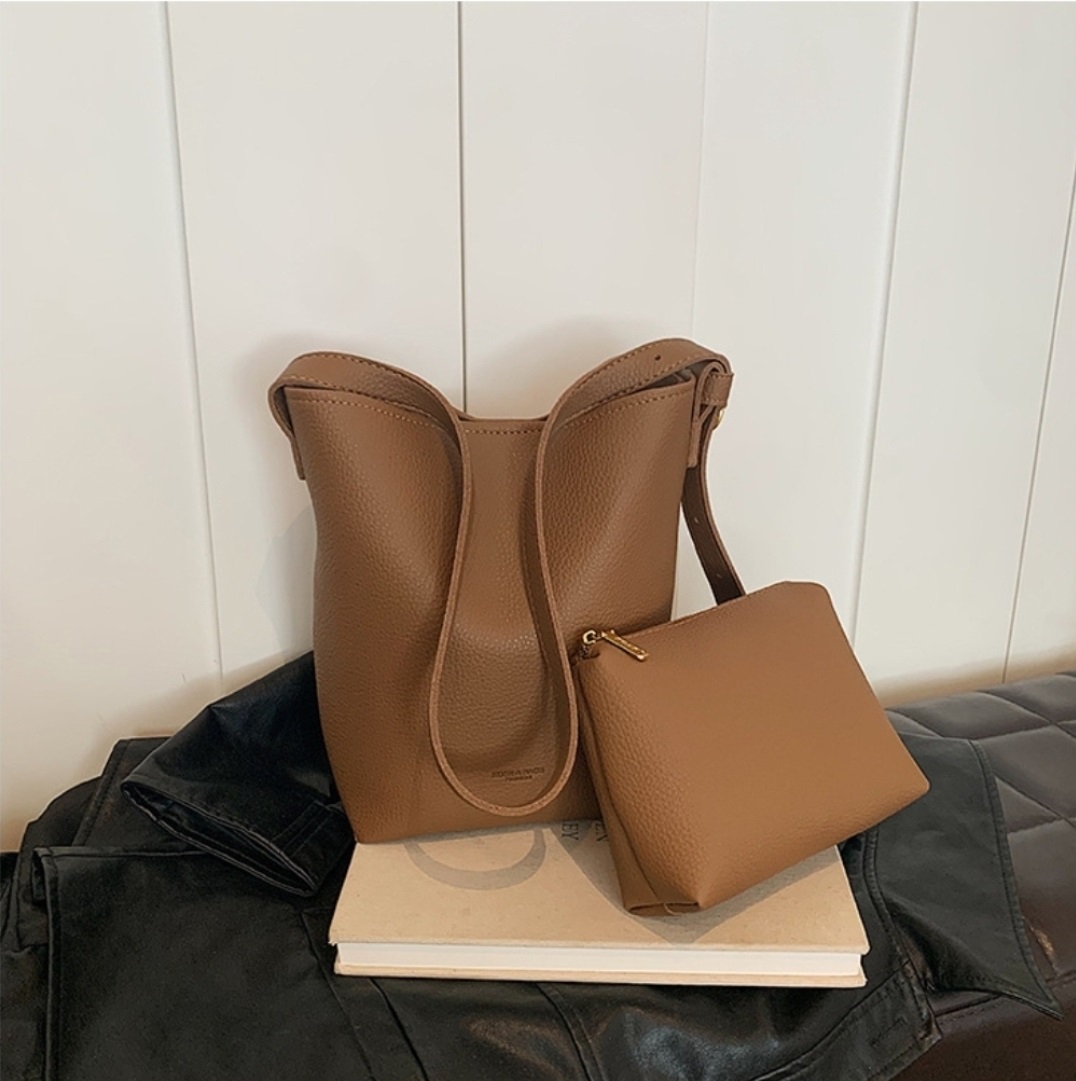 レザー調バックルマグネットボタンロゴショルダーバッグポーチ付 | 詳細画像9