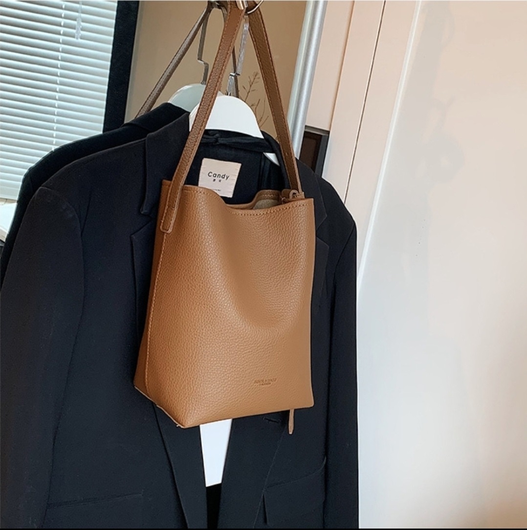 レザー調バックルマグネットボタンロゴショルダーバッグポーチ付 | 詳細画像10